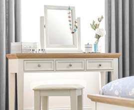 Białe meble do sypialni